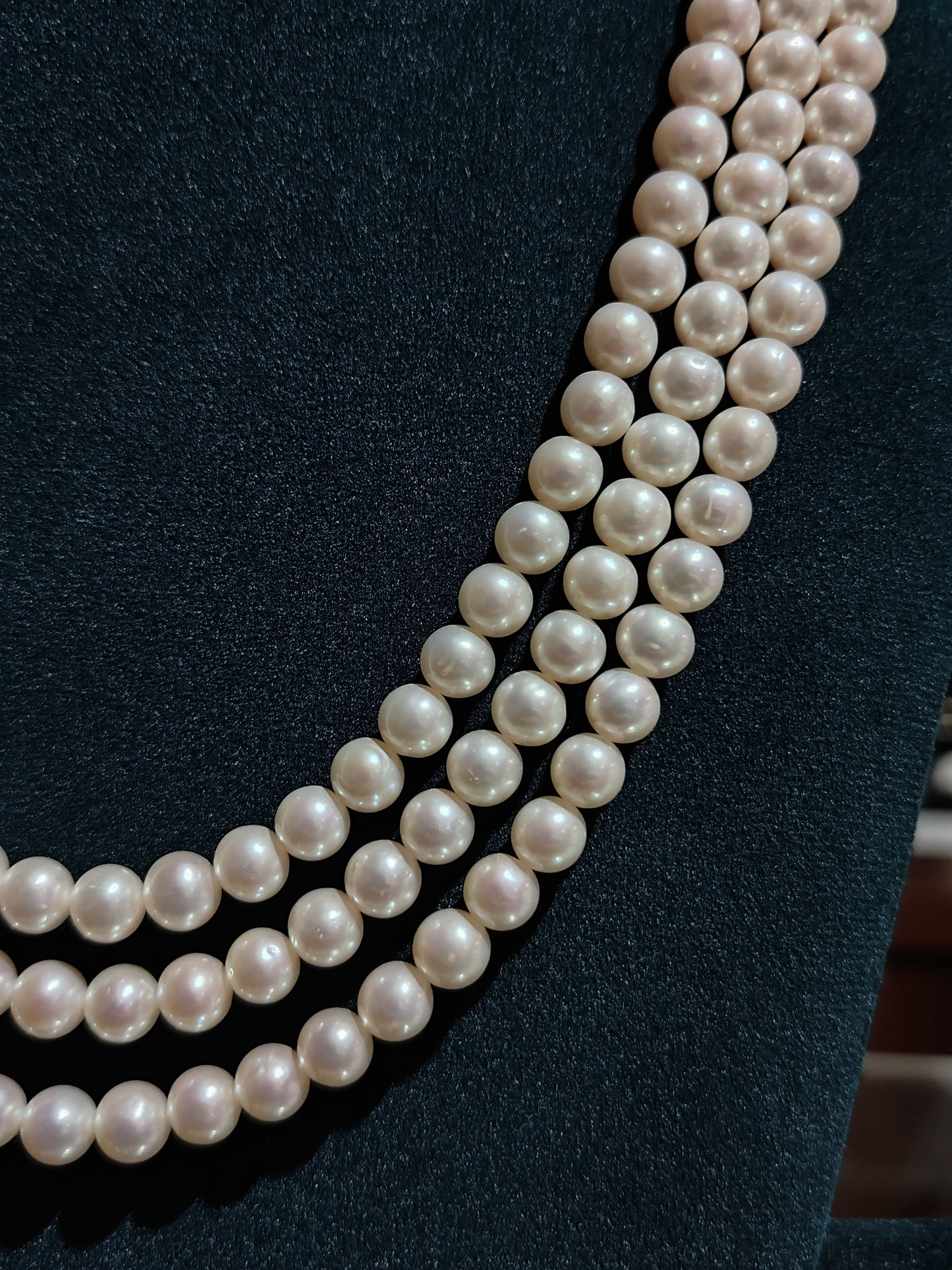 3 Lines Round White Pearls