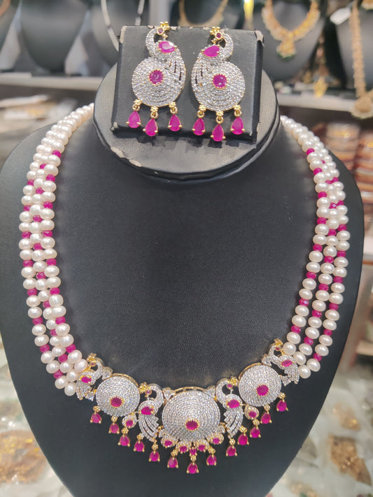 Pearls with locket set