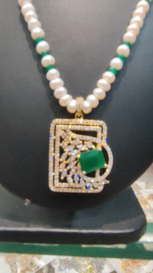 Pearls set single line pearls with locket set