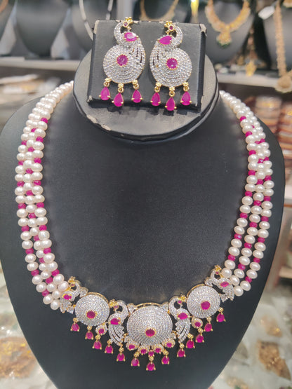 Pearls with locket set